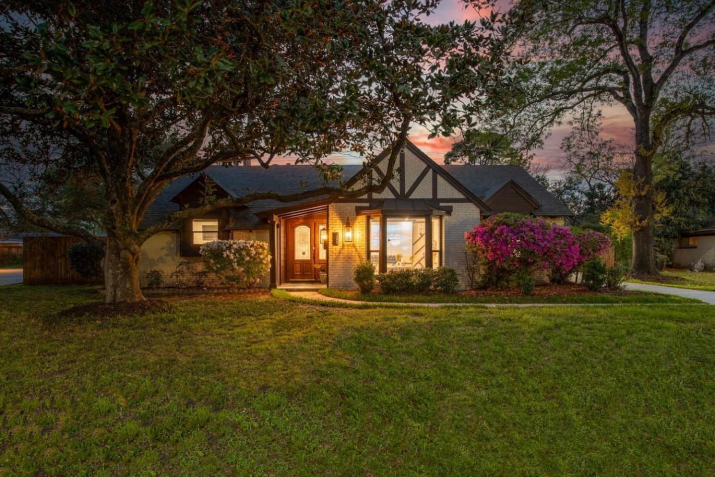 Western Oaks Retreat Houston Exterior photo